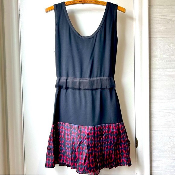 Nwt Mimi Liberté Sleeveless Dress w/Pleats - Picture 3 of 8